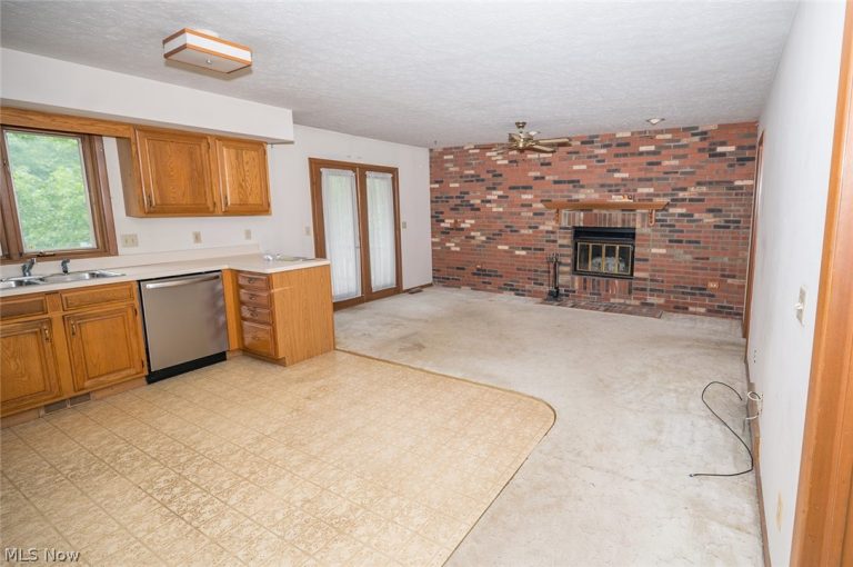 10110 Weathersfield Drive, Mentor, OH - Photo 5