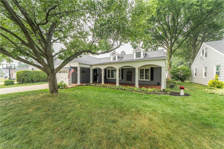 18690 Inglewood Avenue, Rocky River, OH - Photo 2