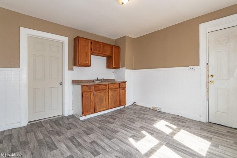 3439 65th Street, Cleveland, OH - Photo 4