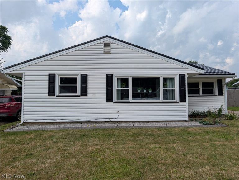 2325 Cathy Drive, Canton, OH - Photo 2