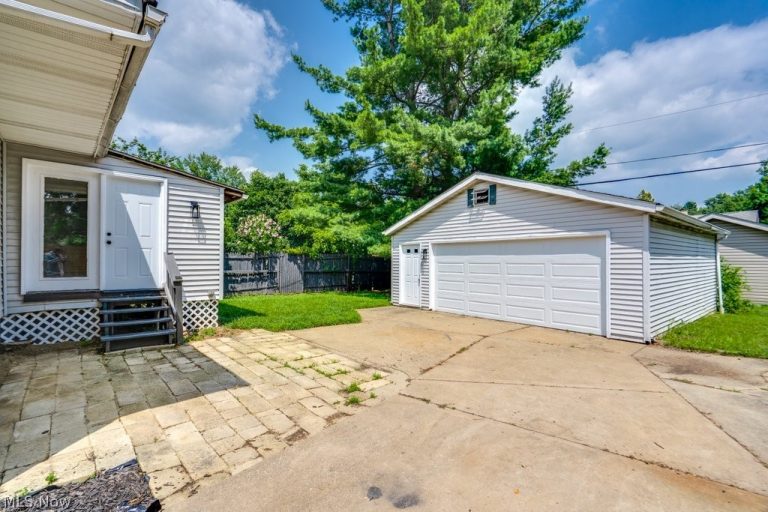 347 Buckeye Avenue, Alliance, OH - Photo 2