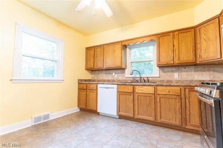 5510 Park Road, Leavittsburg, OH - Photo 6