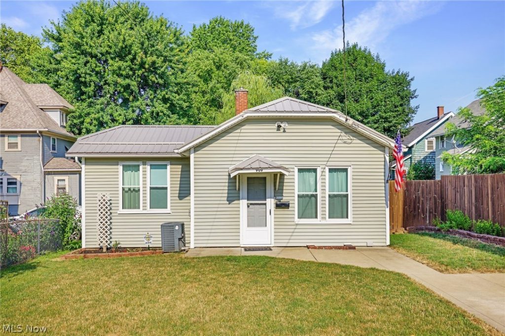909 Brown Avenue, Canton, OH