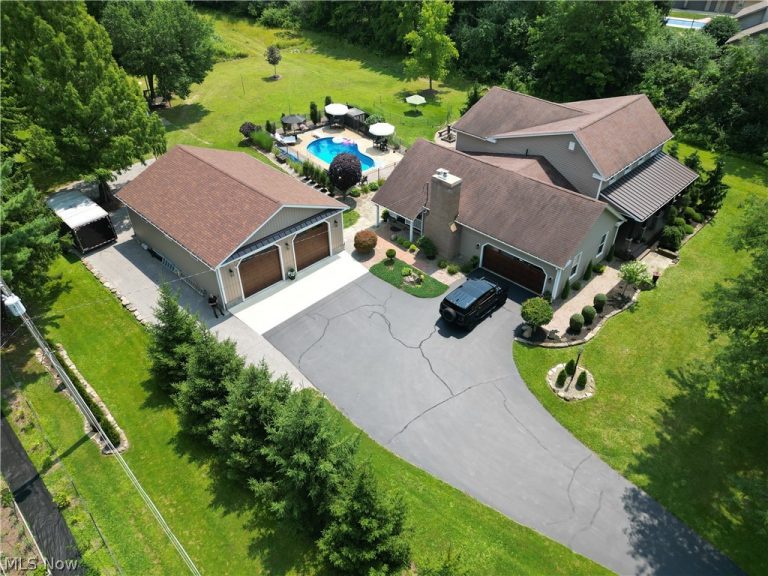 7055 Palmyra Road, Canfield, OH - Photo 2