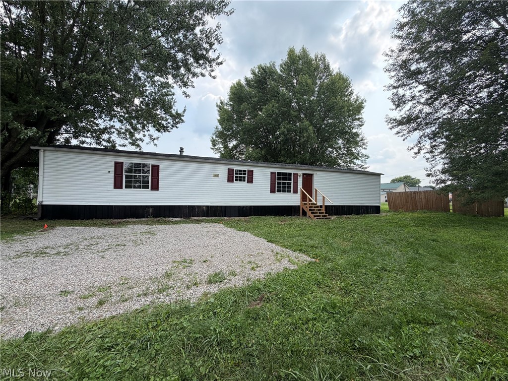 40 Canal Street, Frazeysburg, OH
