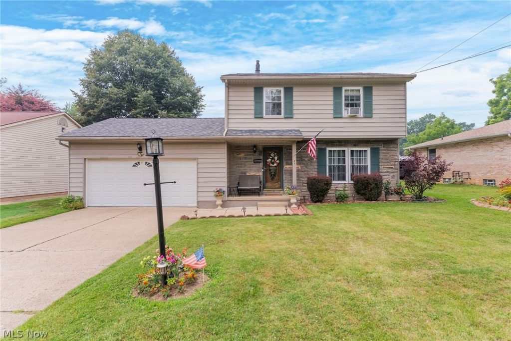 142 Navarre Avenue, Austintown, OH