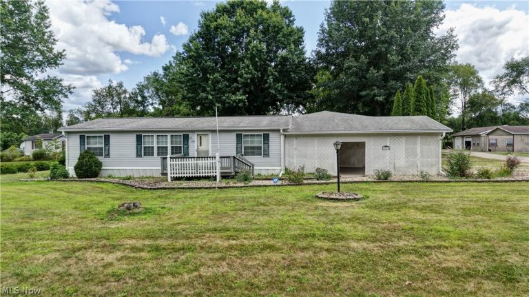 5338 Angela Drive #25, Beach City, OH - Photo 2