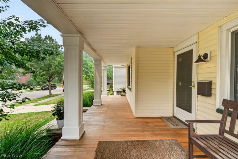 17416 Oxford Avenue, Cleveland, OH - Photo 4