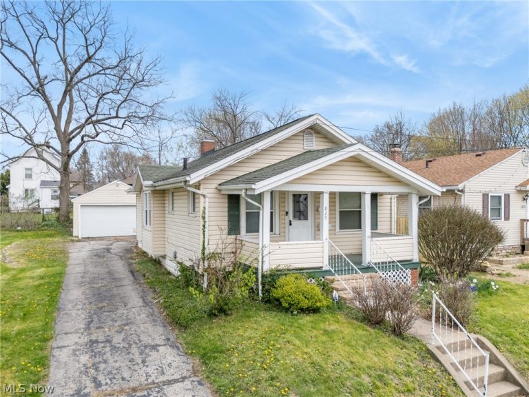 829 Indian Trail, Akron, OH - Photo 2