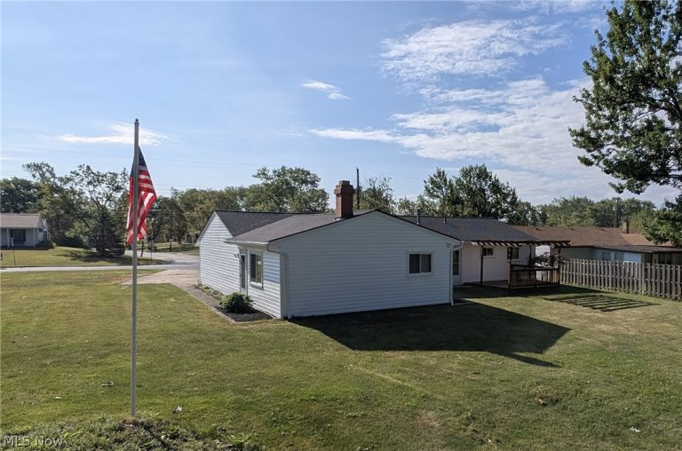 6182 Randolph Road, Bedford Heights, OH - Photo 6