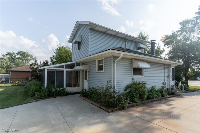 6391 Smith Road, Brook Park, OH - Photo 3