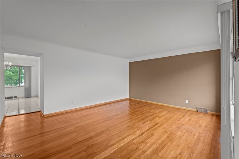 20707 Hilliard Boulevard, Rocky River, OH - Photo 3