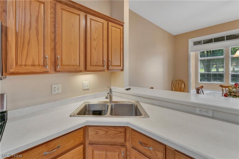5645 Clingan Road #2B, Struthers, OH - Photo 6