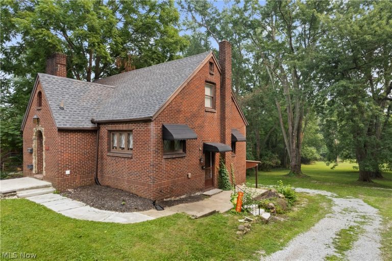 2442 Newton Street, Akron, OH - Photo 4