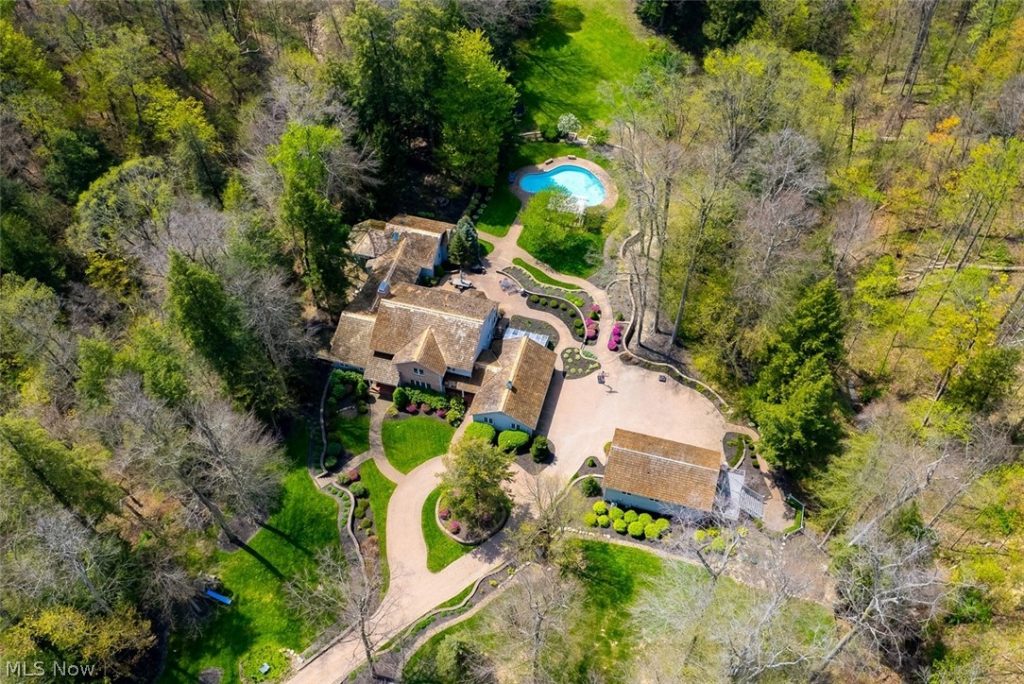 1160 Fox Hill Drive, Gates Mills, OH