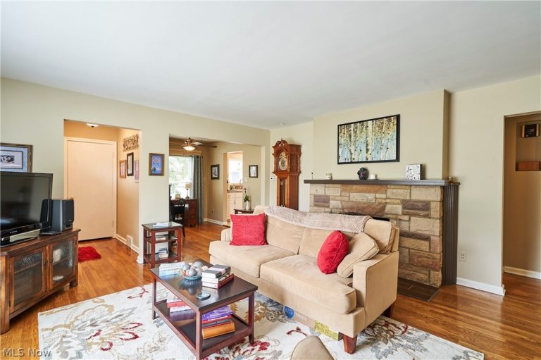2388 17th Street, Cuyahoga Falls, OH - Photo 2