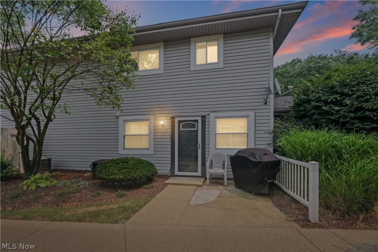 2436 Island Drive #C, Uniontown, OH - Photo 2
