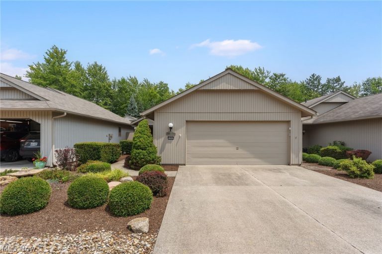 12647 Ionia Court, Strongsville, OH - Photo 2