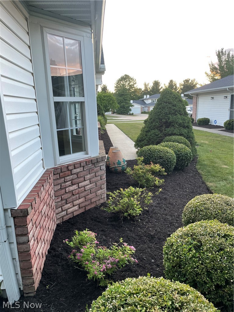 18511 Woodhaven Drive, Strongsville, OH - Photo 4