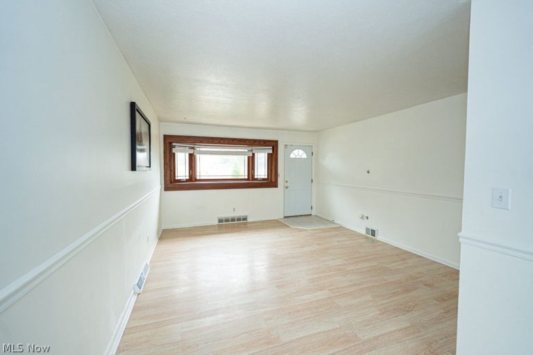 5728 Van Wert Avenue, Brook Park, OH - Photo 3