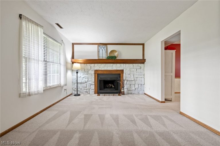 2927 Pleasant Street, North Canton, OH - Photo 3