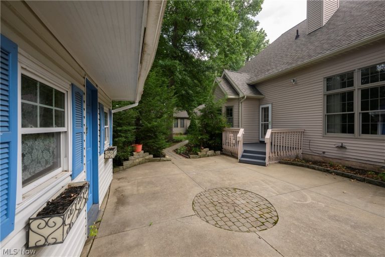 206 Shenandoah Boulevard, Barberton, OH - Photo 6