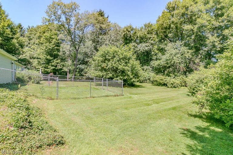 8422 Holly Hill Drive, Novelty, OH - Photo 3