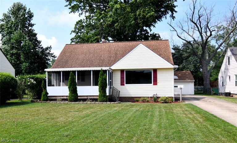 232 293rd Street, Willowick, OH, 44095