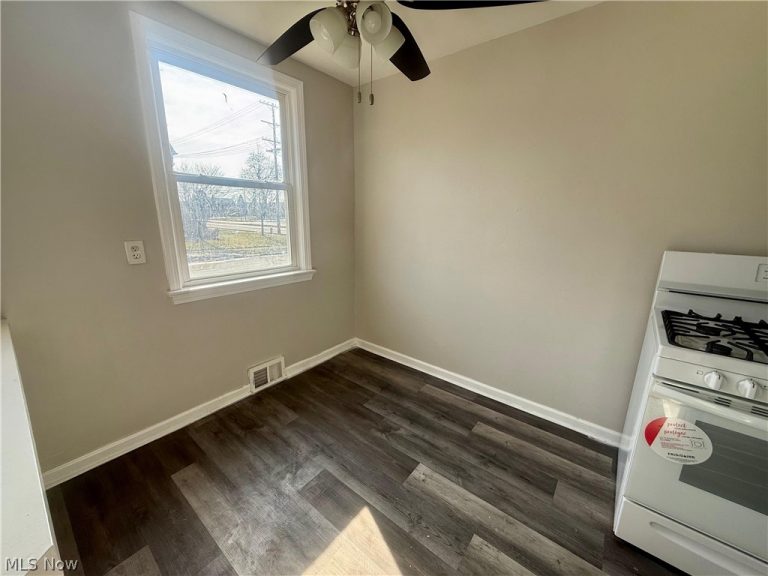 2027 Warrensville Center Road, South Euclid, OH - Photo 8