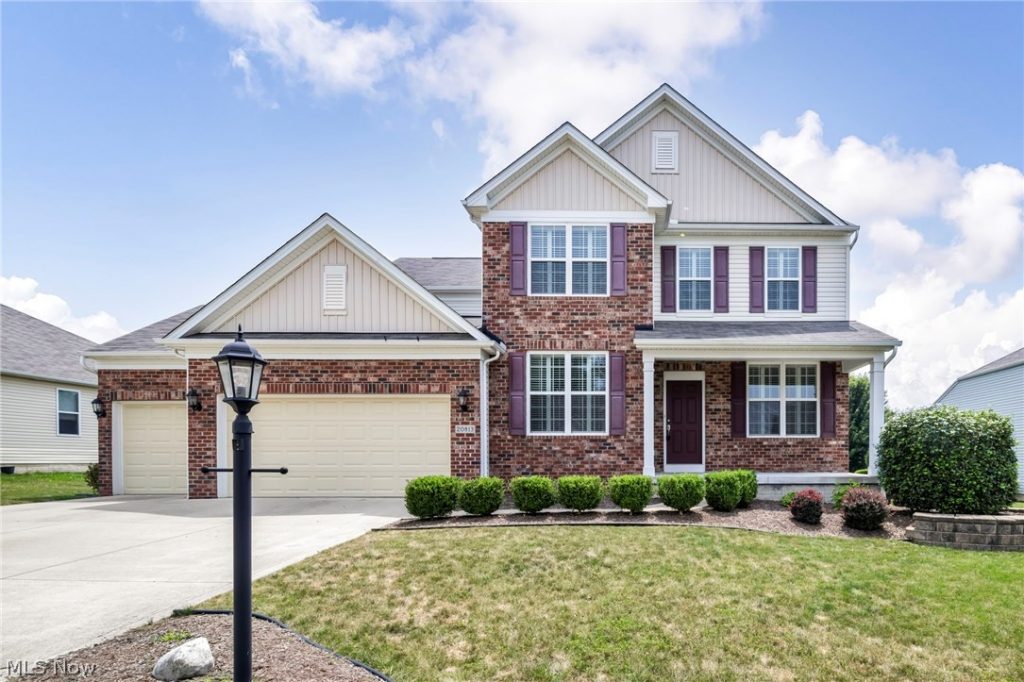 20813 North Greystone Drive, Strongsville, OH