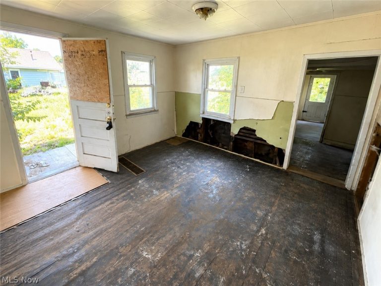 1902 Rowley Avenue, Cleveland, OH - Photo 3