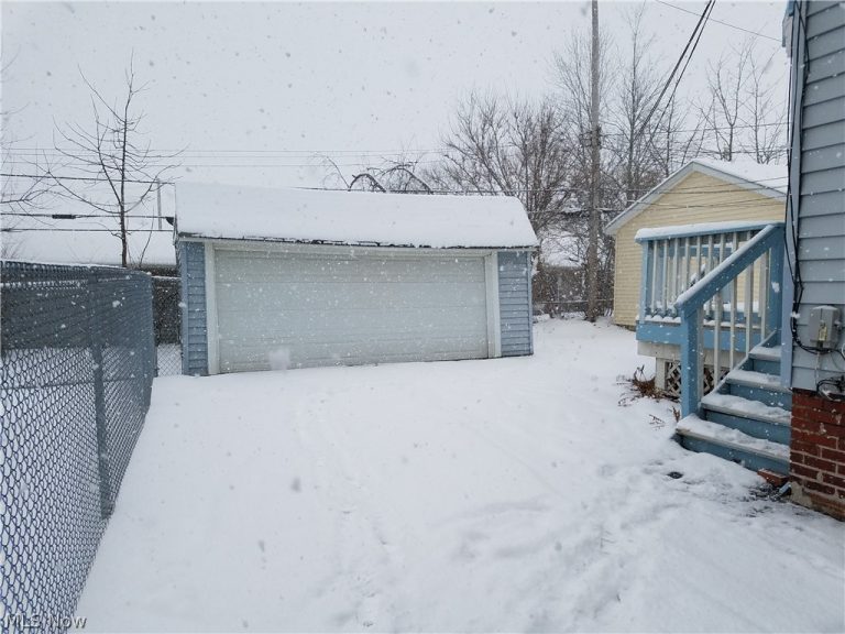 12010 Derby Avenue, Garfield Heights, OH - Photo 6
