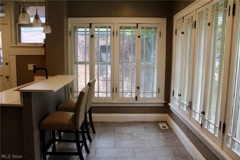 9501 Shakespeare Parkway, Cleveland, OH - Photo 2