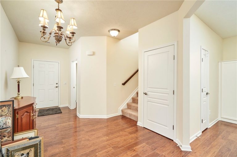 531 Arbor Lane, Akron, OH - Photo 2