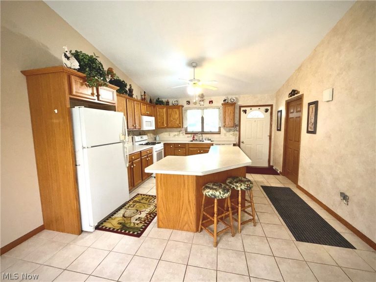 523 Wilcox Road #A, Youngstown, OH - Photo 6
