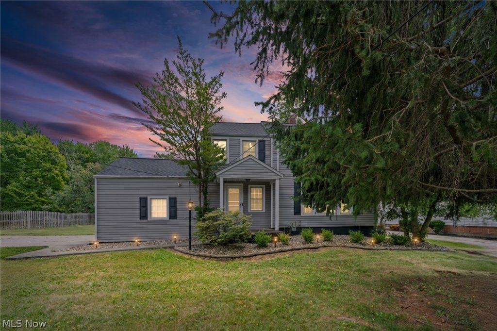 7471 Som Center Road, Solon, OH