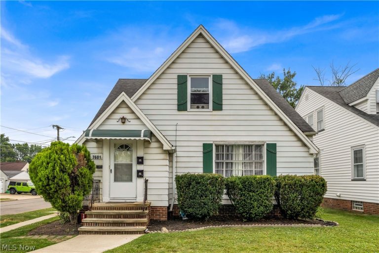 7601 Wooster, Parma, OH - Photo 2
