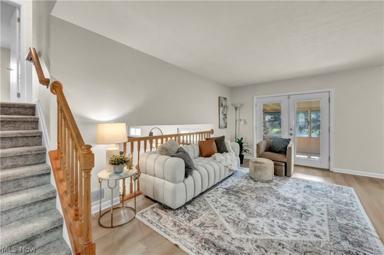509 Silver Meadows Boulevard, Kent, OH - Photo 3