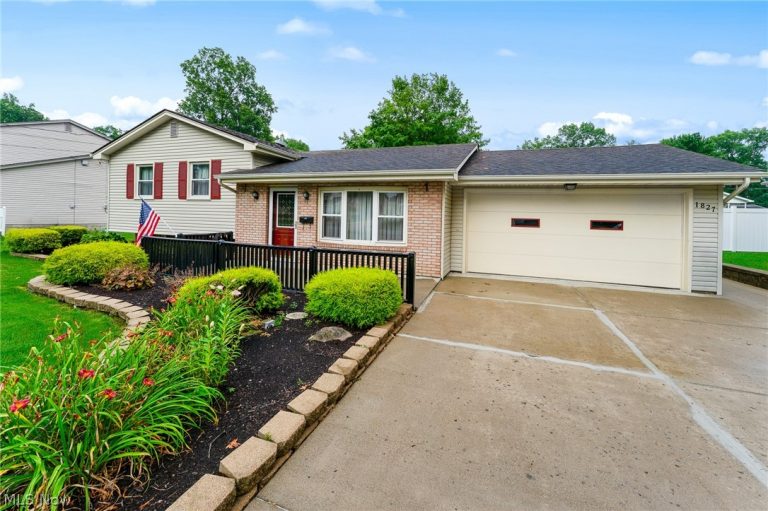 1827 Brockton Drive, Austintown, OH - Photo 2
