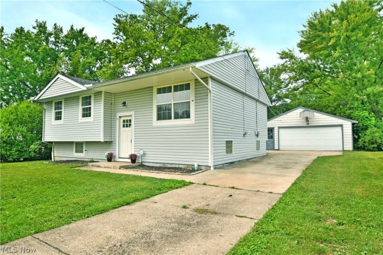 8143 Venice Heights Drive, Warren, OH - Photo 3