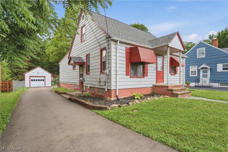 311 Fowles Road, Berea, OH - Photo 3