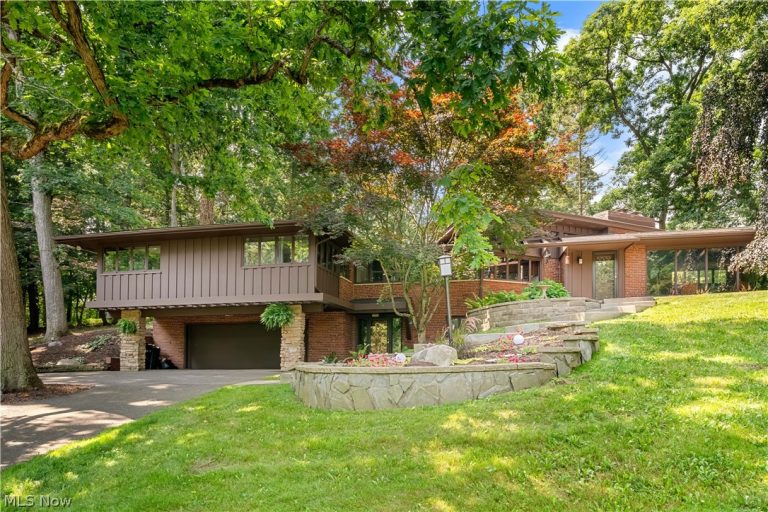 2661 Perry Drive, Canton, OH, 44708