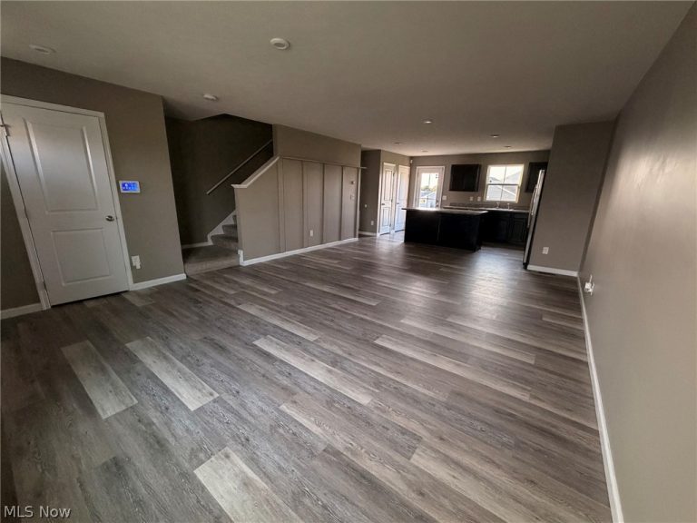 2677 Himelrigh Boulevard, Barberton, OH - Photo 5