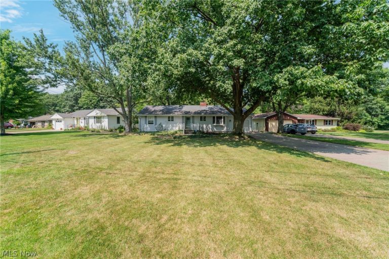 1094 Pasadena Avenue, Elyria, OH - Photo 2