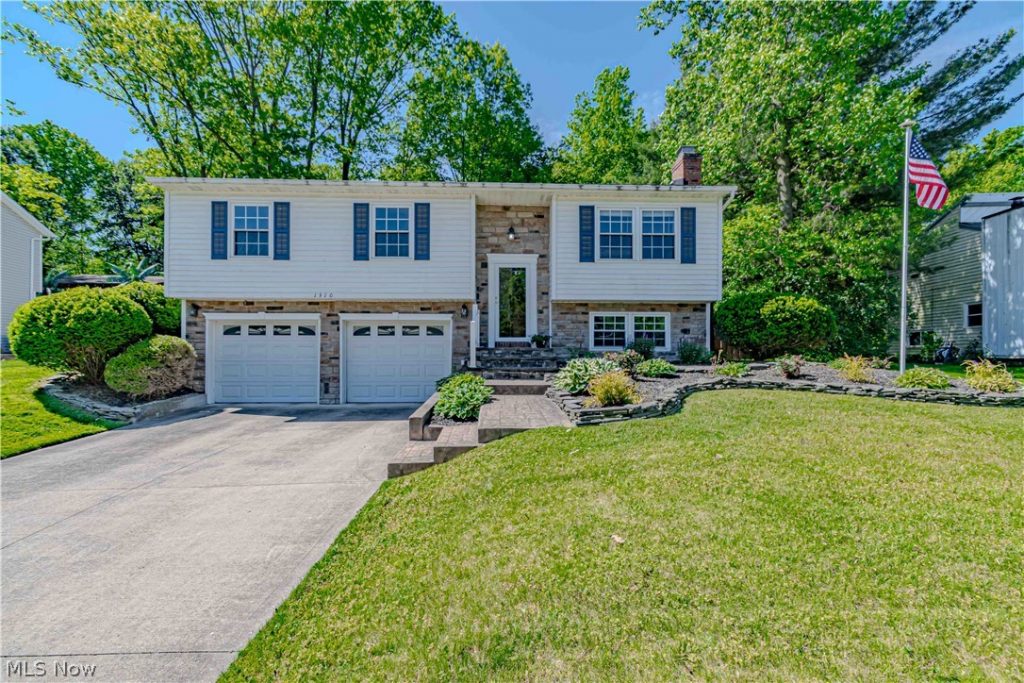 1310 Waldo Way, Twinsburg, OH