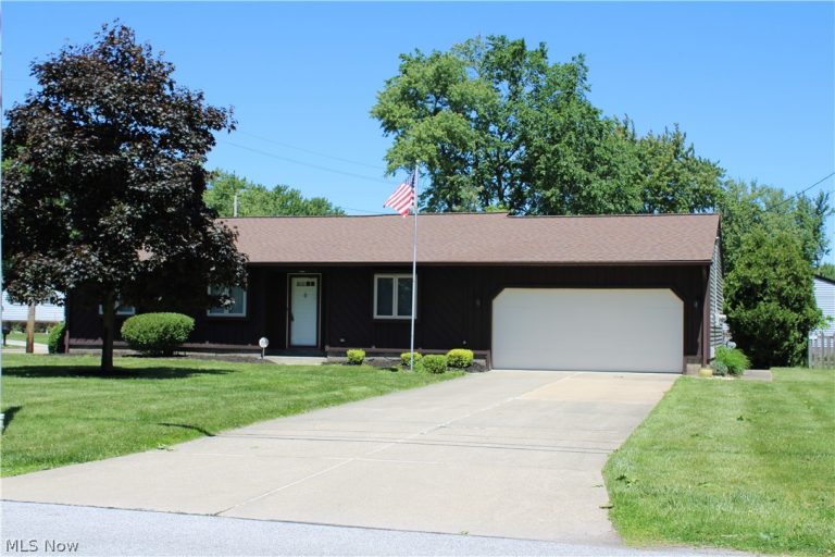 38365 Wood, Willoughby, OH - Photo 2