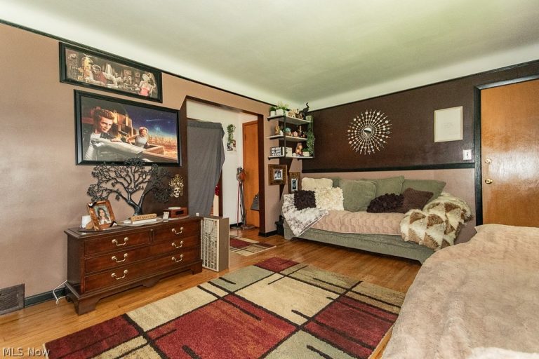 243 Glendale Street, Bedford, OH - Photo 6