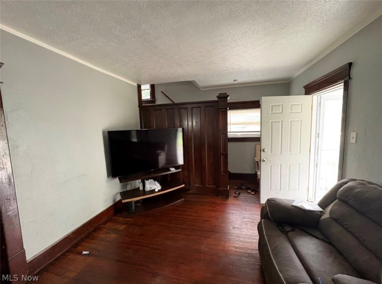 847 Carlysle Street, Akron, OH - Photo 3
