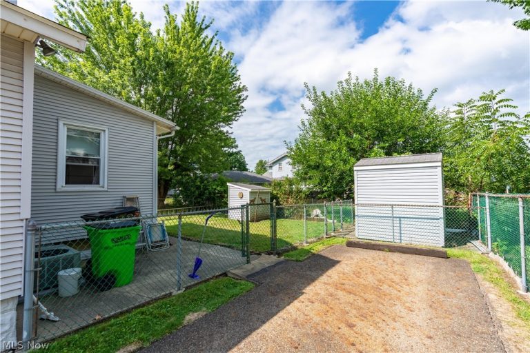 1515 Pearl Place, Massillon, OH - Photo 4