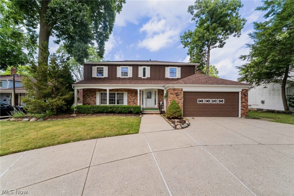 9474 Stoney Creek Lane, Parma Heights, OH